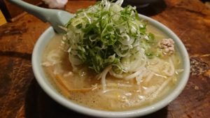【レビュー】札幌ラーメン『喜来登（きらいと）』～狸小路の老舗はネギ山盛りで最高にウマい！【狸小路6丁目】