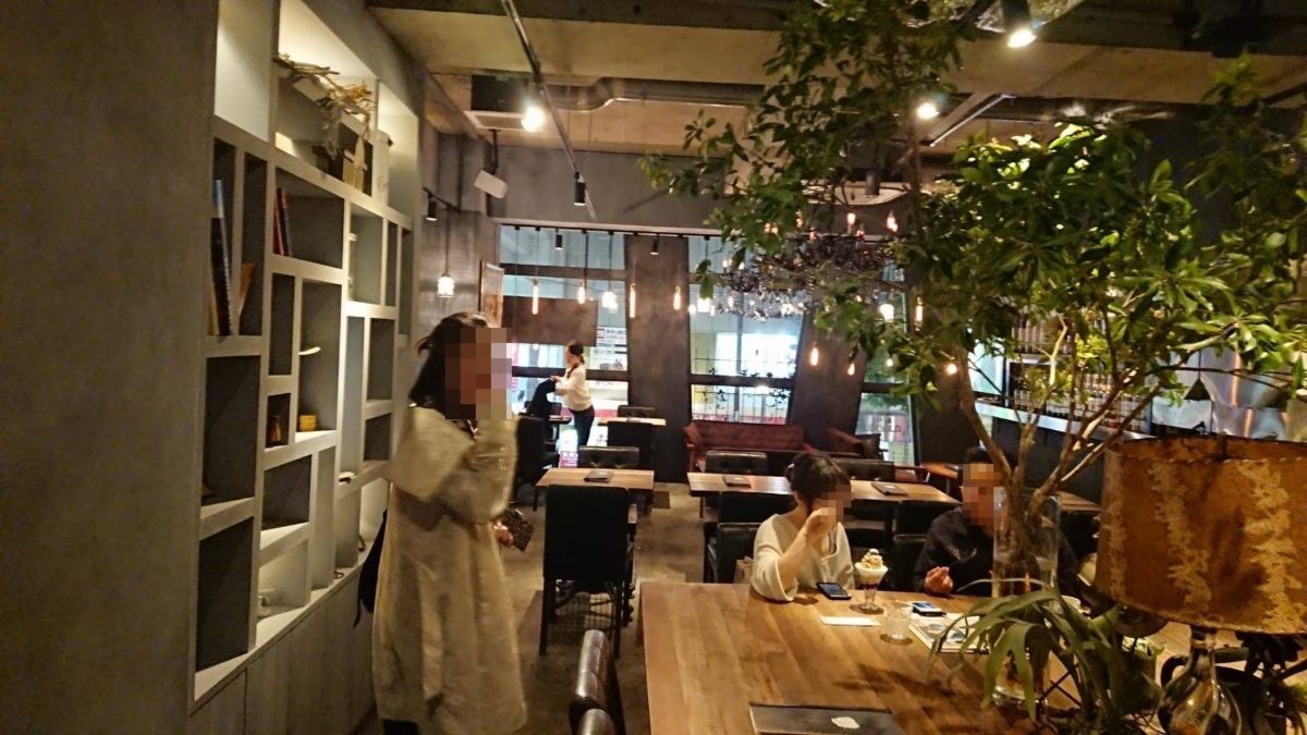 シメパフェイニシャルの店内風景1