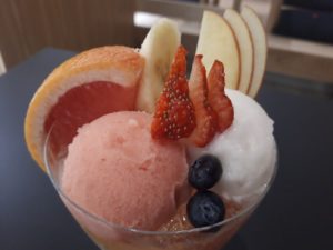 【レビュー】札幌カフェ『パーラーエノキ』～サッポロファクトリーでシメパフェ佐藤プロデュースのパフェを♪【バスセンター前】