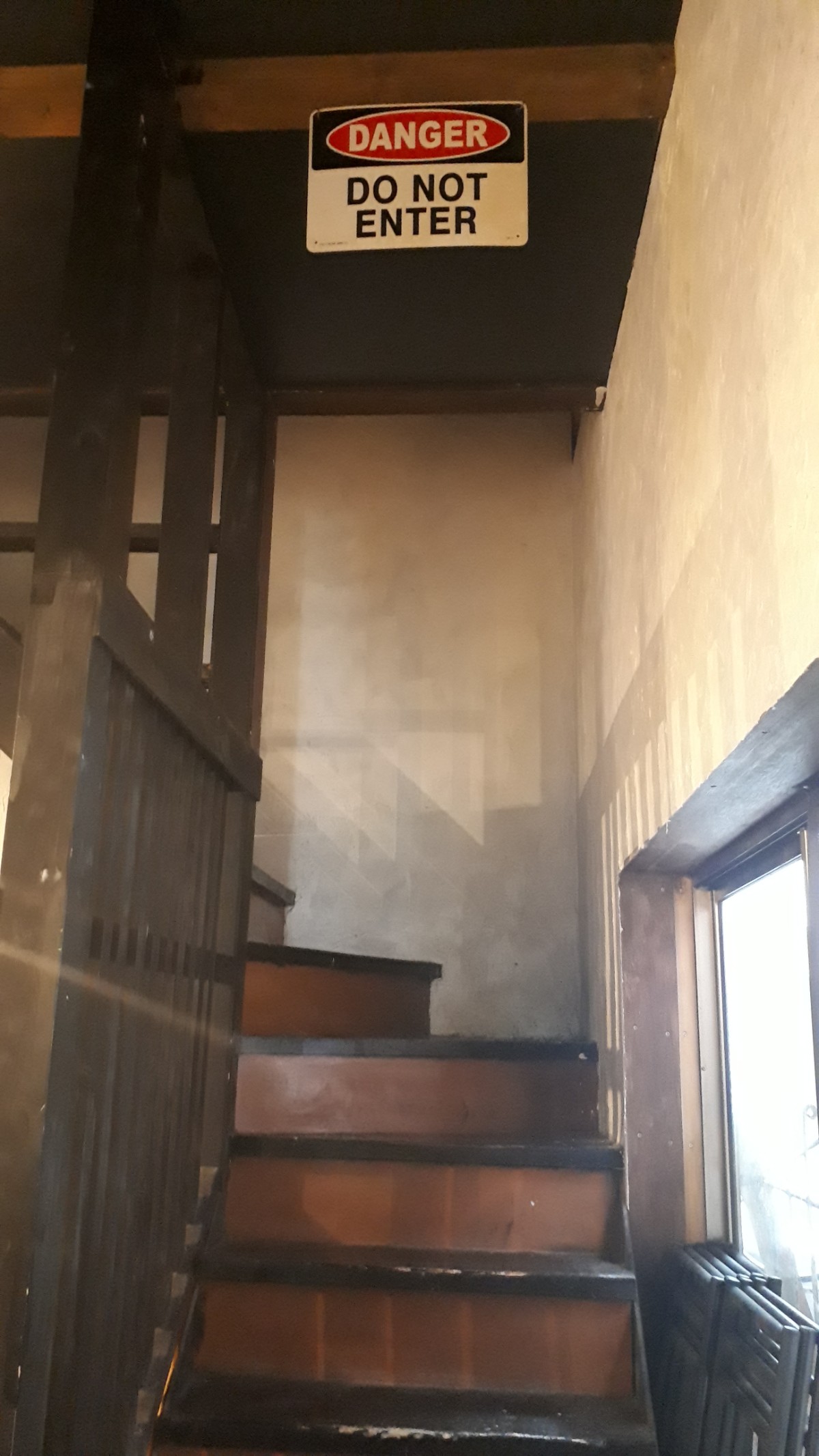 アノカフェの店内階段