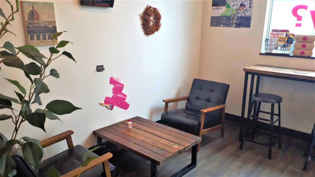 喫茶ちんどんの店内ソファー席