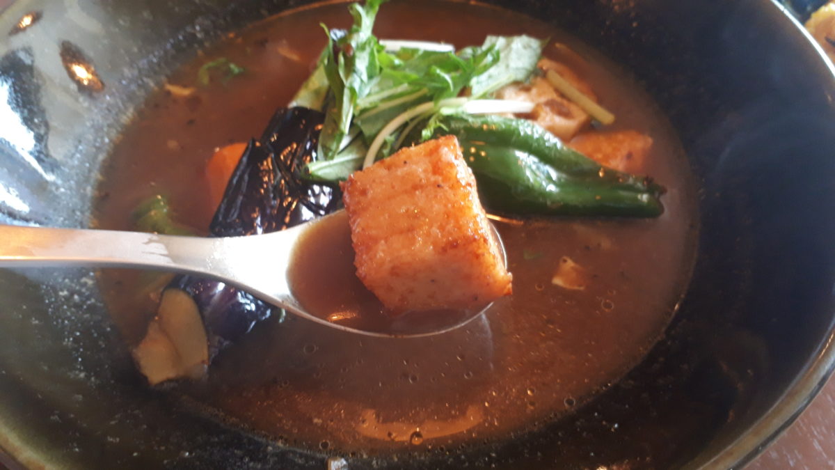 ネイビーズの季節の糝薯のスープカレーの具材