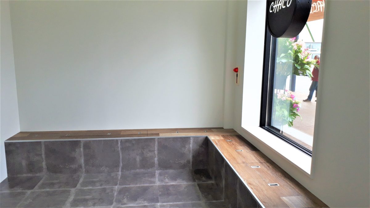 ヨーグルト専門店チャコの店内イートインスペース