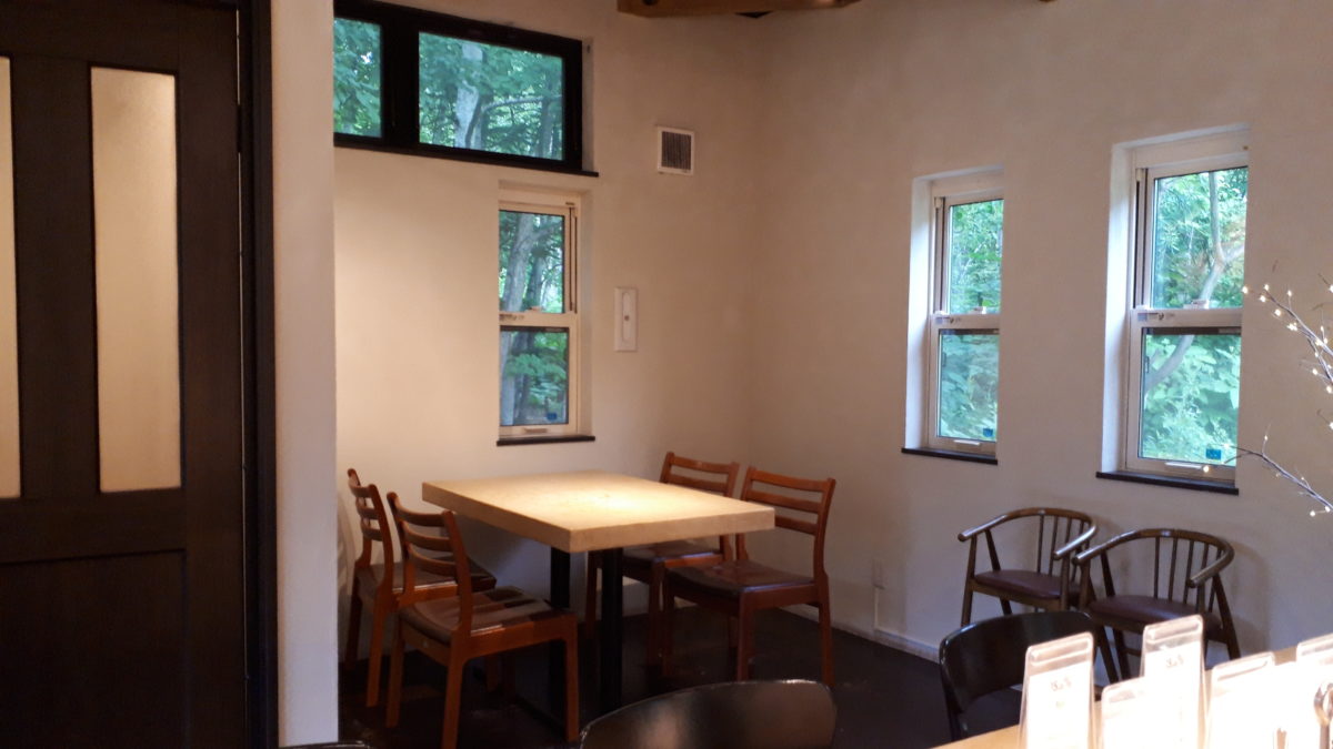 雨ノ日と雪ノ日の店内座席