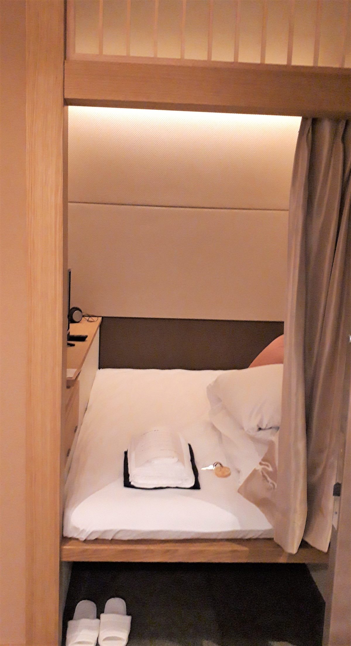 旅籠屋定山渓商店のカプセルルームハタゴノナカの個室の仕様