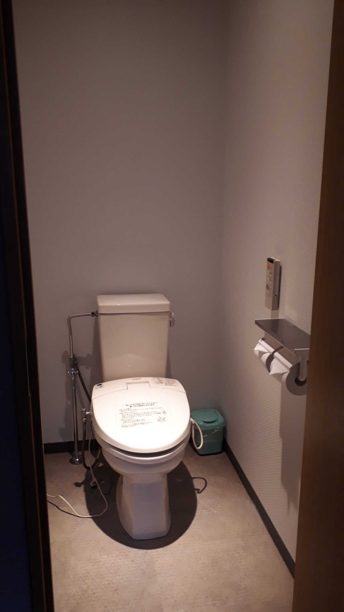 旅籠屋定山渓商店のカプセルルームハタゴノナカのトイレ2