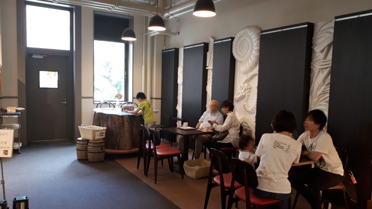 ミュージアムカフェぽらすの座席