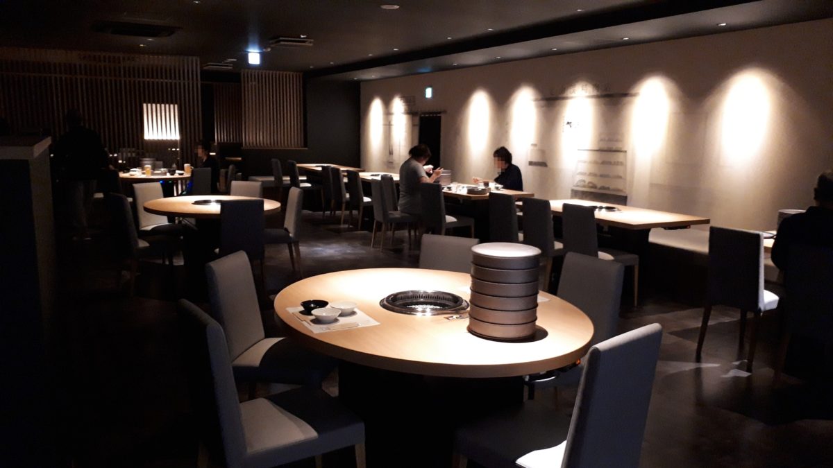 旅籠屋定山渓商店の夕朝食会場座席