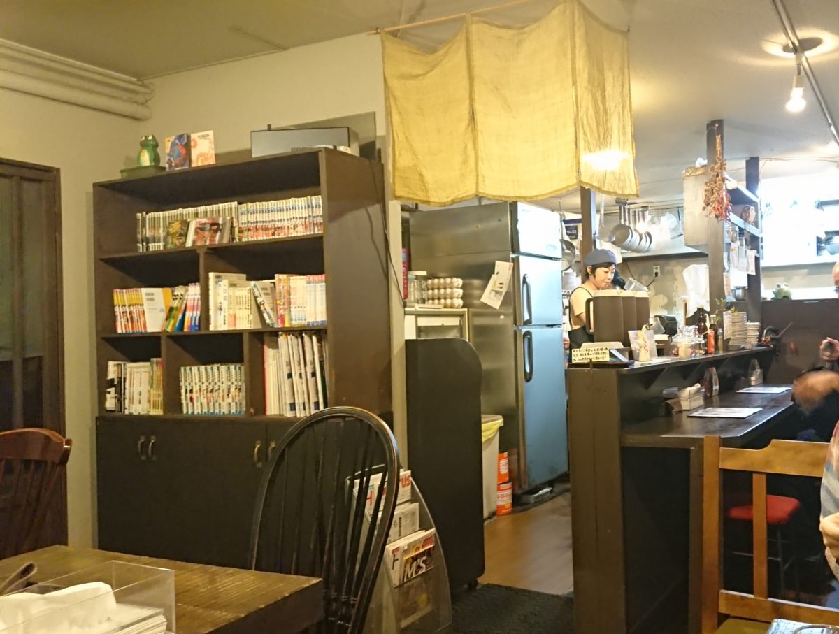 スープカレー暁のカウンター席