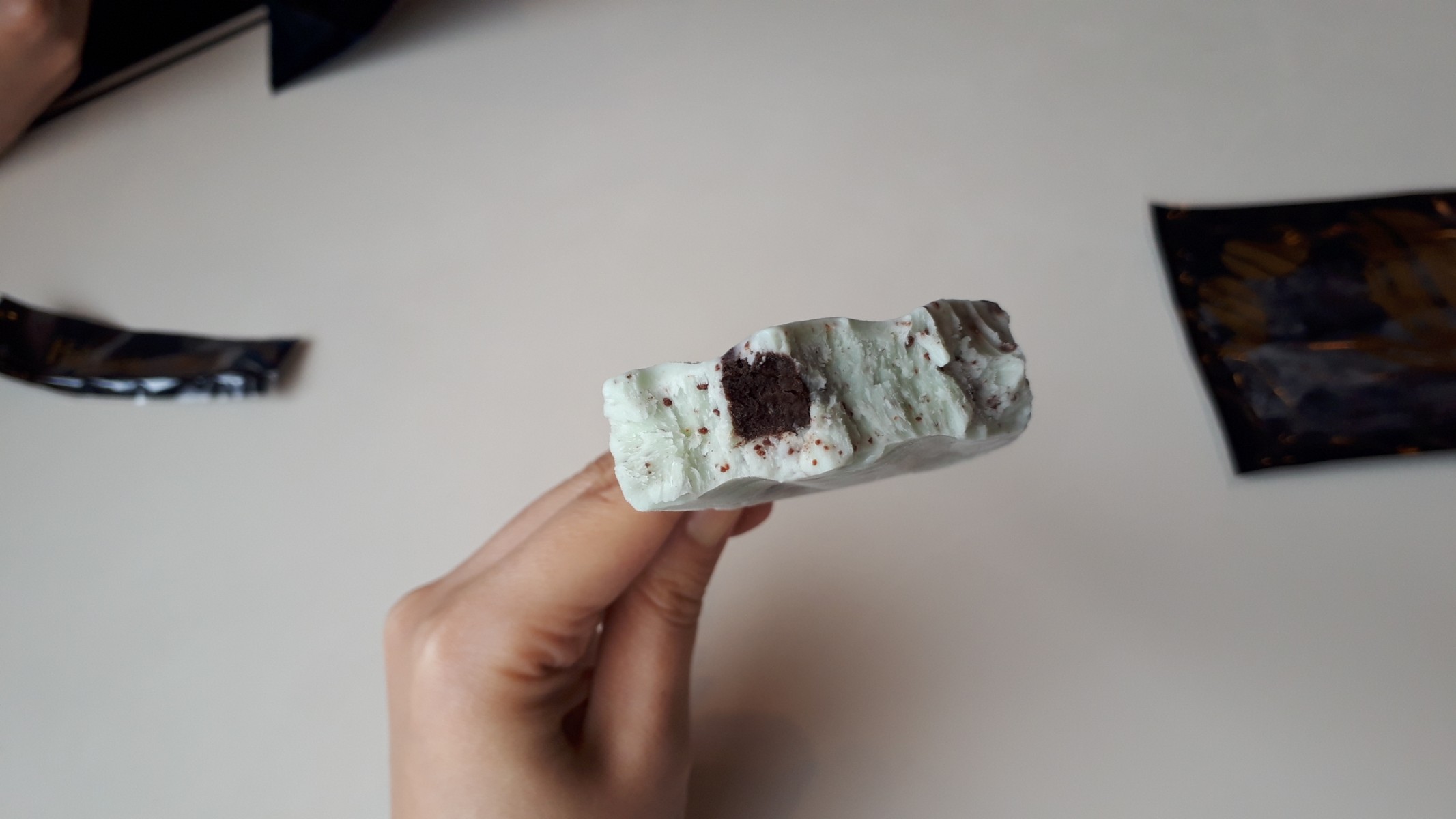 CANDYSHOPproducebyICETASHのミントチョコクッキー断面