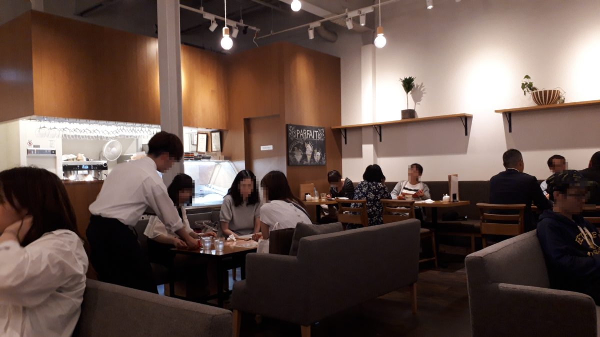 カフェノイモンドの店内2