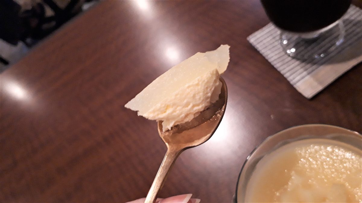 パンとおやつぬぬぬの白桃ババロア