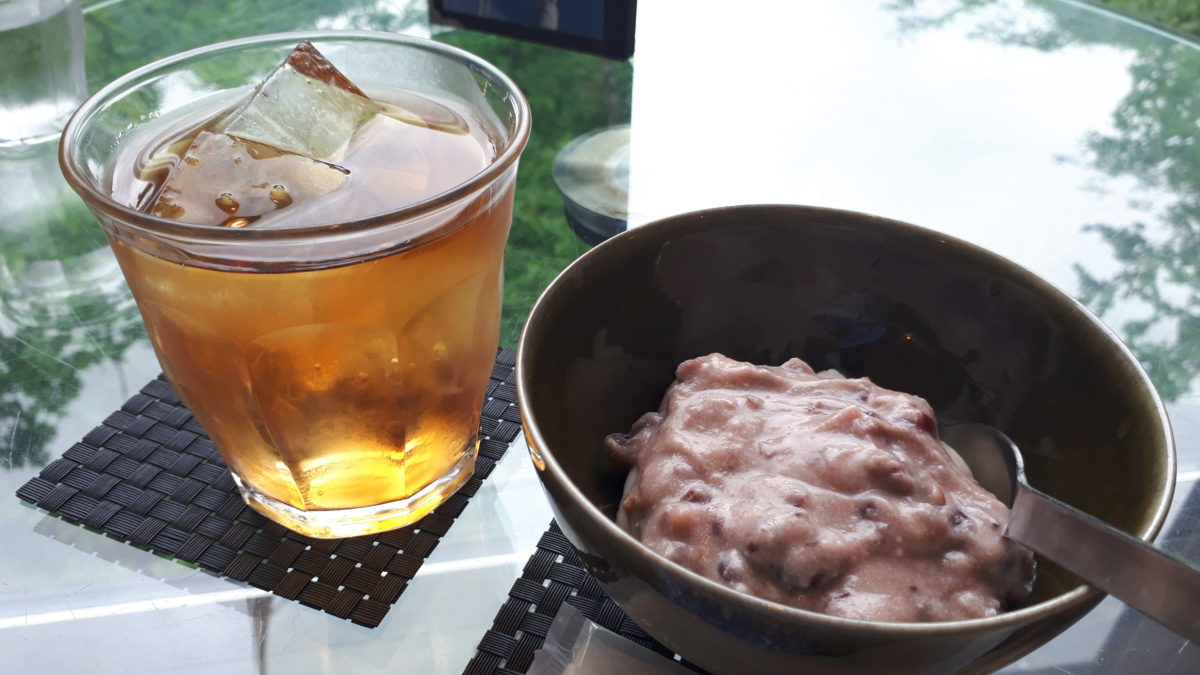 定山渓カフェ崖の上のくるみぜんざいのココナッツミルクがけ