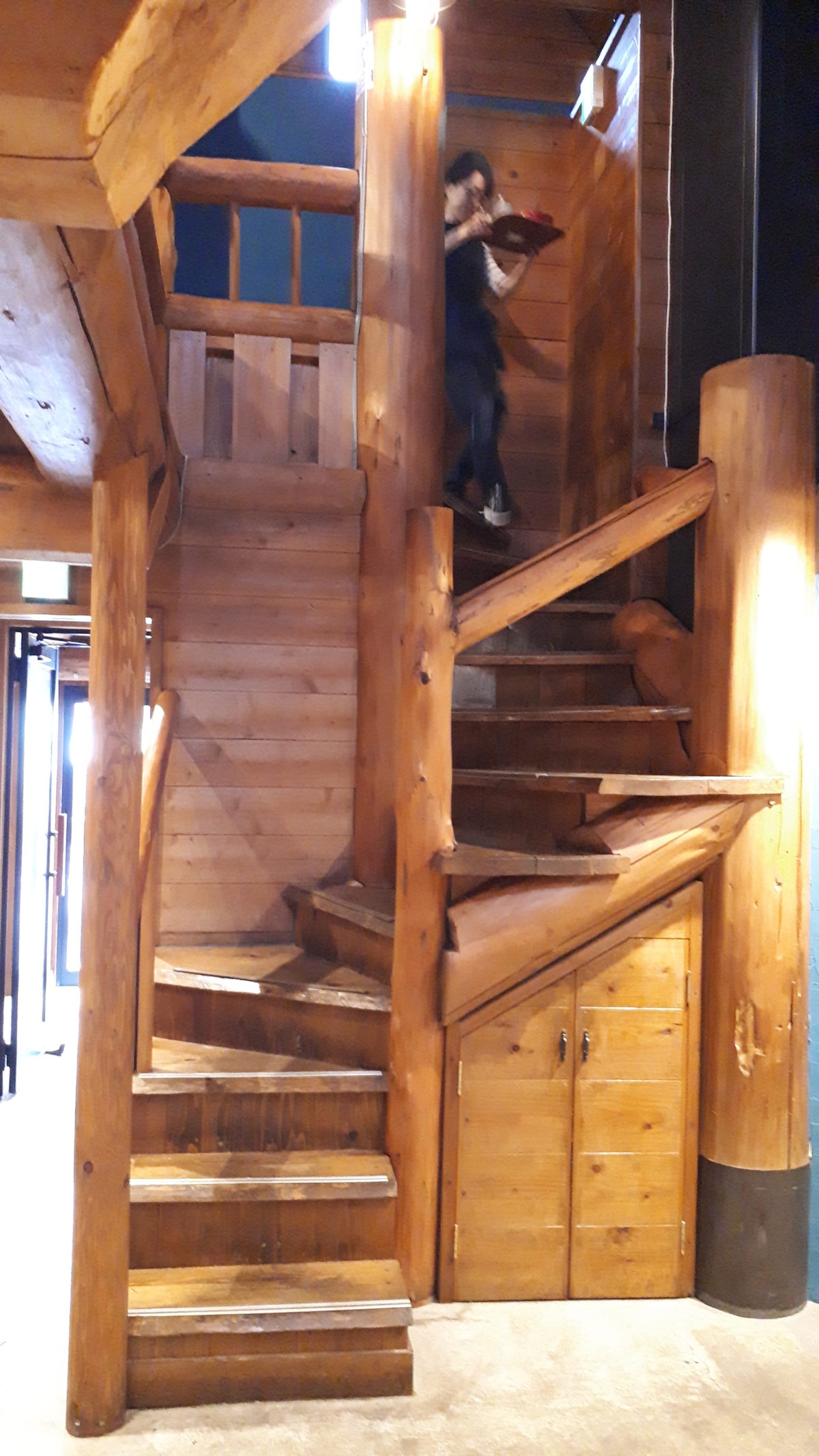 福吉カフェ札幌伏古店の店内階段
