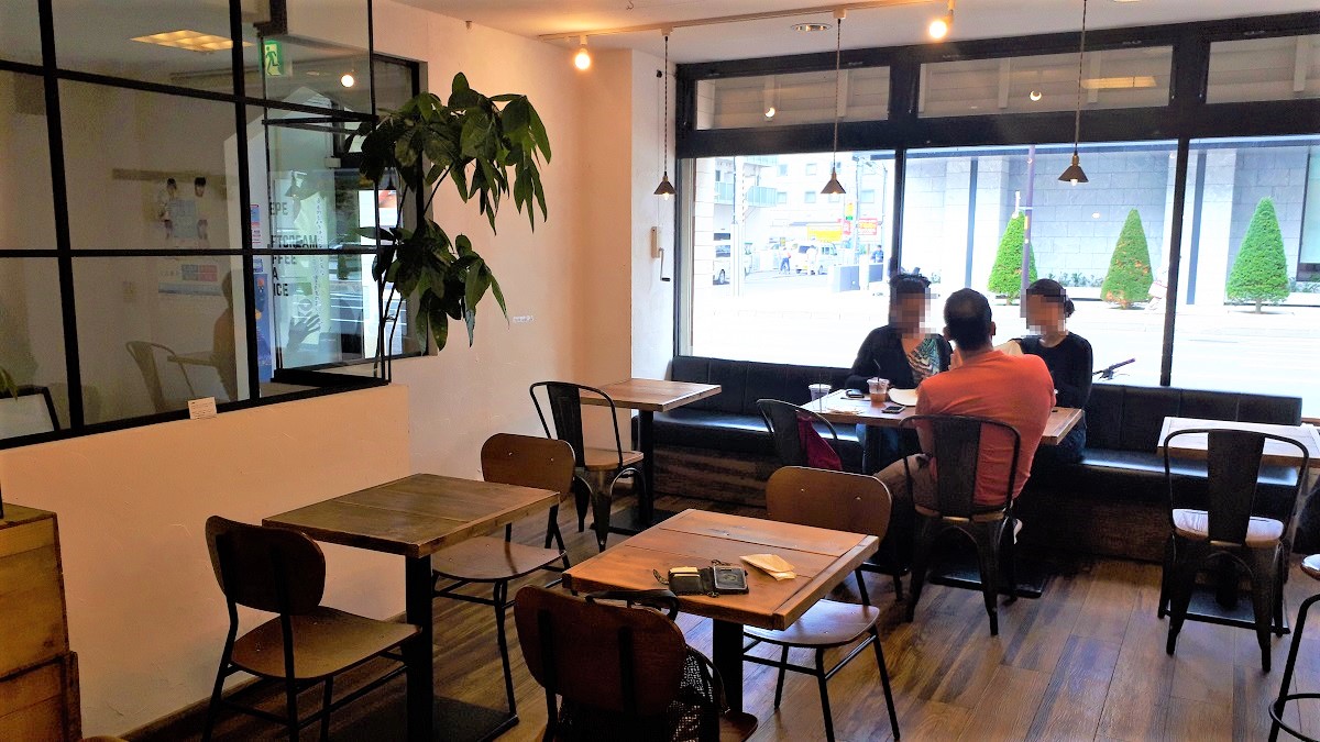 パイ＆クレープクローバーの座席