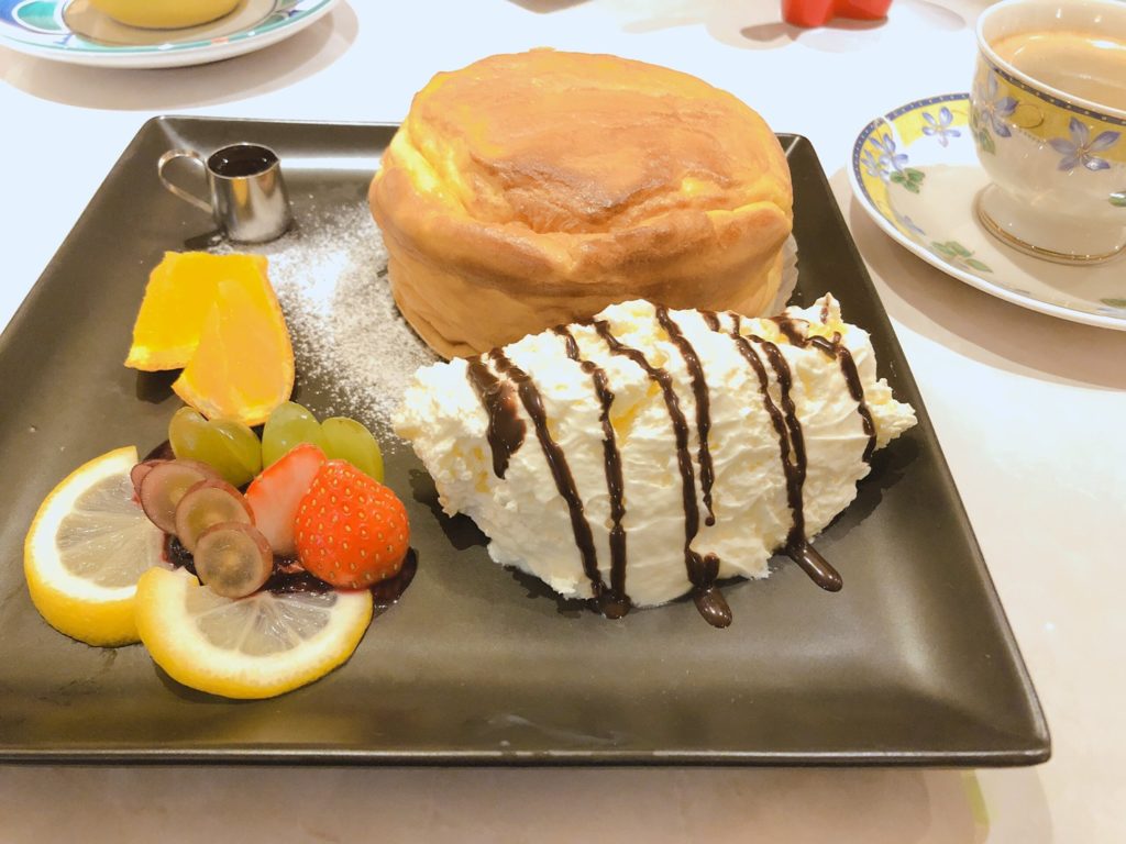 【レビュー】札幌カフェ『つきさむパンケーキ 金のスプーン』～ふわとろリッチなスフレパンケーキ♪【福住】