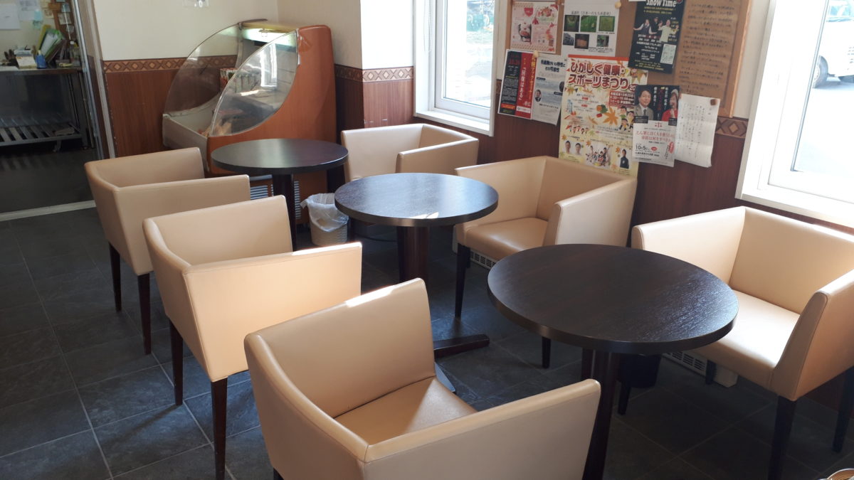 パン工房ひかりの店内イートインスペース