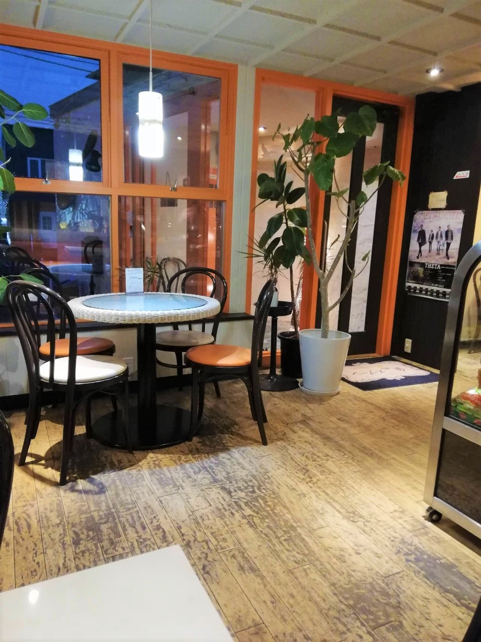 つきさむパンケーキ 金のスプーン　金のふわとろスフレパンケーキ　内観1