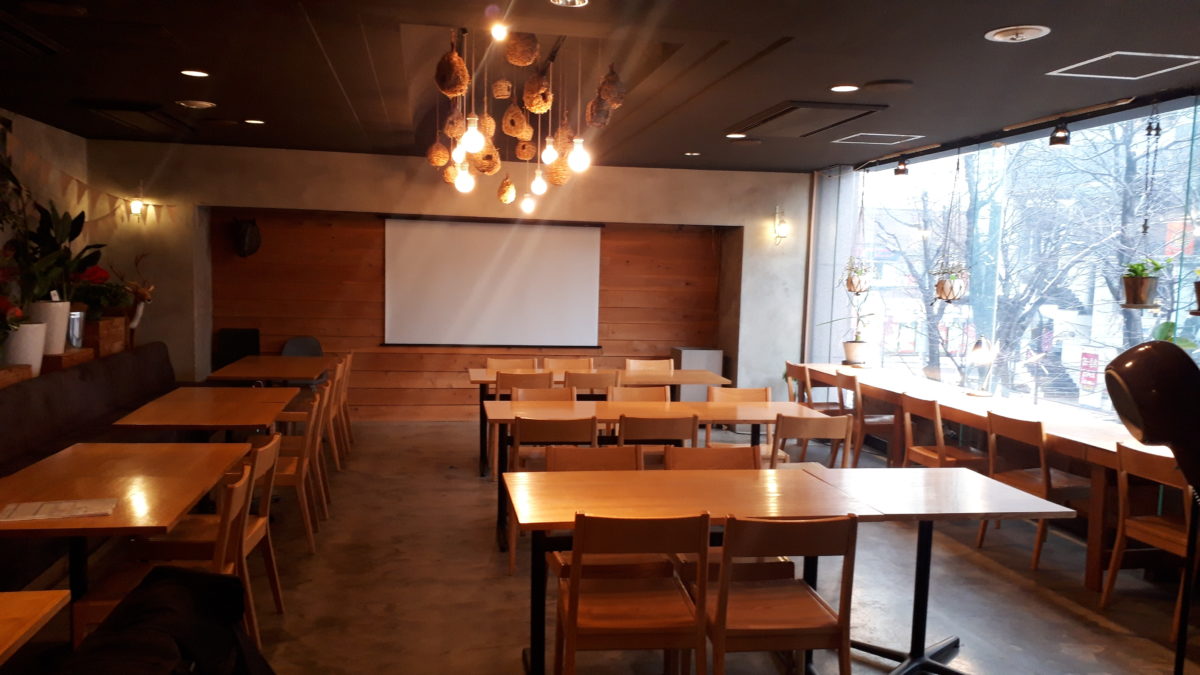 台楽茶札幌中央店の内観・イートインスペース