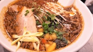 【レビュー】札幌ラーメン『点と線.』~スープカレーSAMURAIが作るスパイスラーメン♪単なるカレーラーメンとは違う…!【狸小路7丁目】