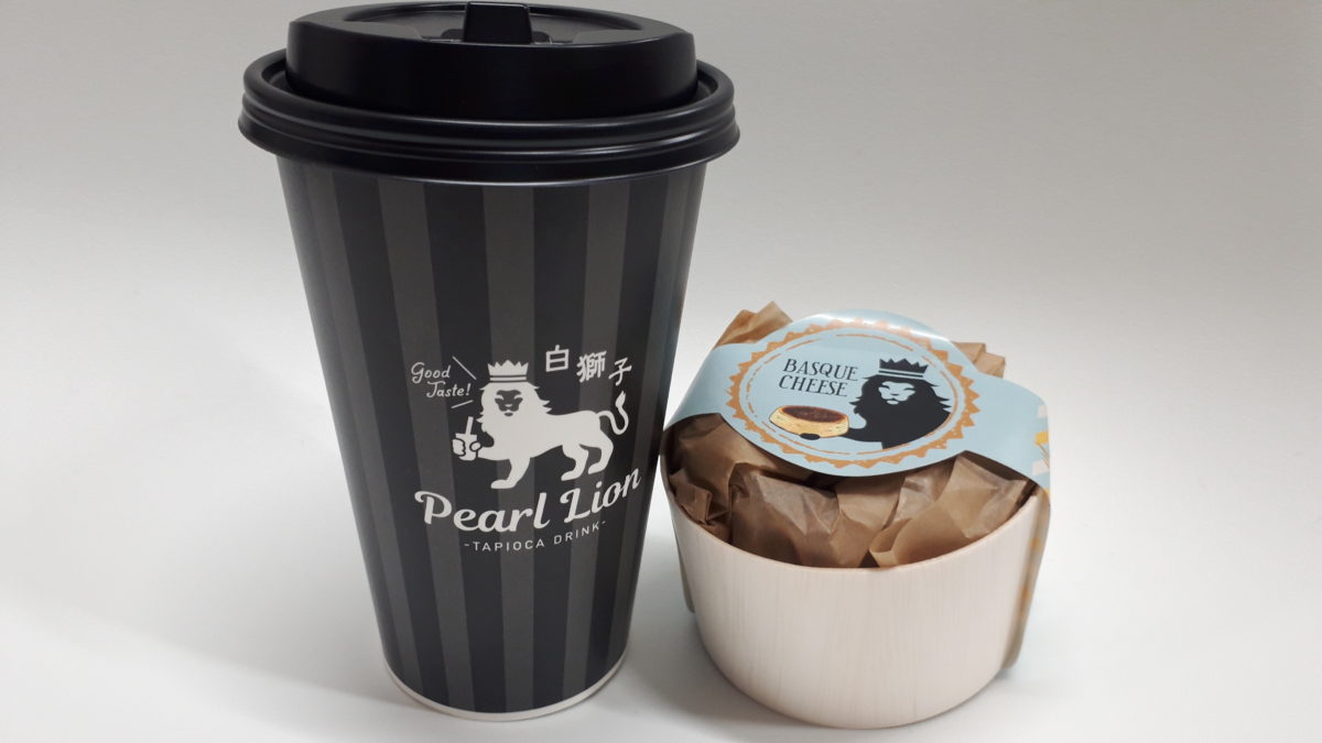 パールライオン本店のタピオカミルクティーとバスクチーズケーキ