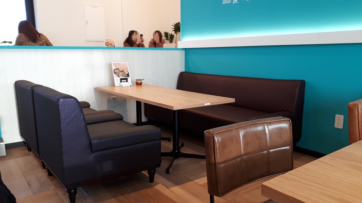 ブランチ札幌月寒OJカフェ×タニタカフェの座席2