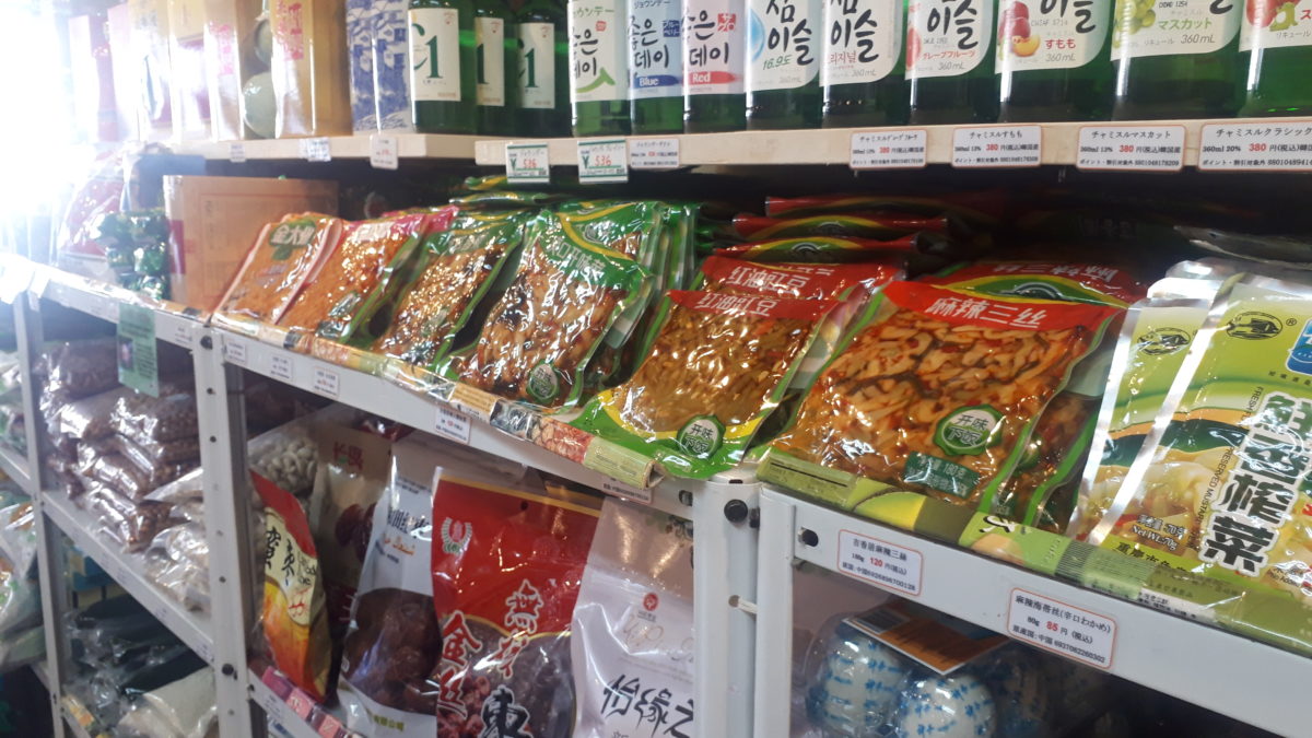 札幌の中国食材・韓国食材「アジア食品楽市」店内3
