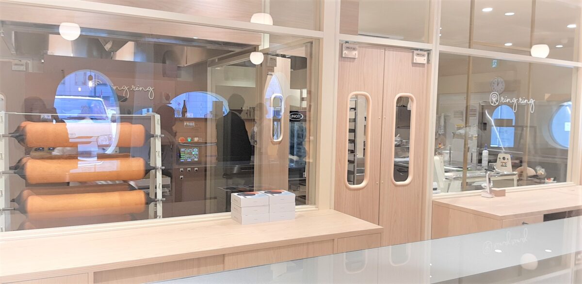 札幌バウムクーヘン専門店「ringring（リングリング）」店内2