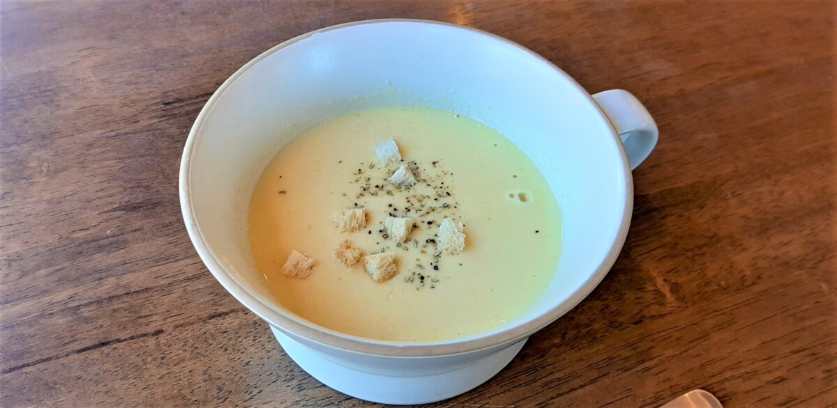 八剣山ワイナリー「八剣山キッチン＆マルシェ」メニューコーンスープ