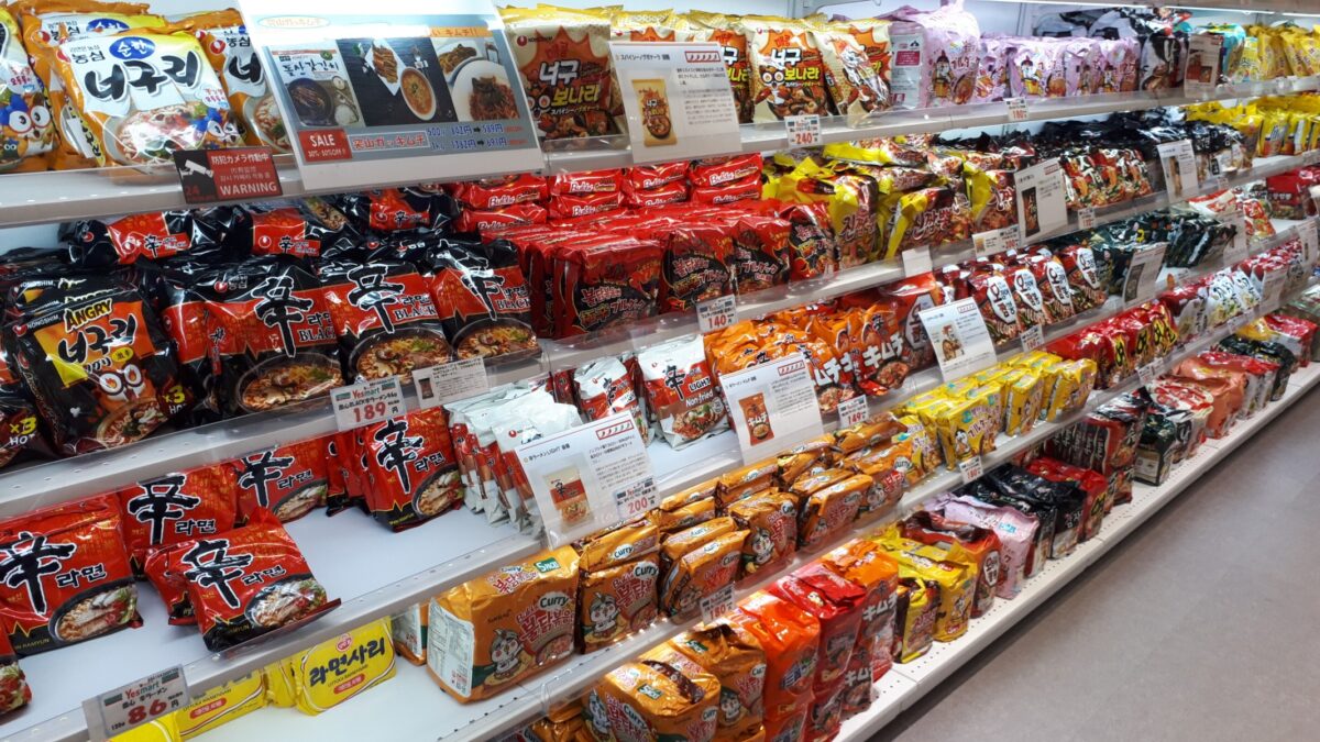 札幌韓国食材スーパー「イエスマート札幌店（Yesmartエイサン）」韓国インスタントラーメン