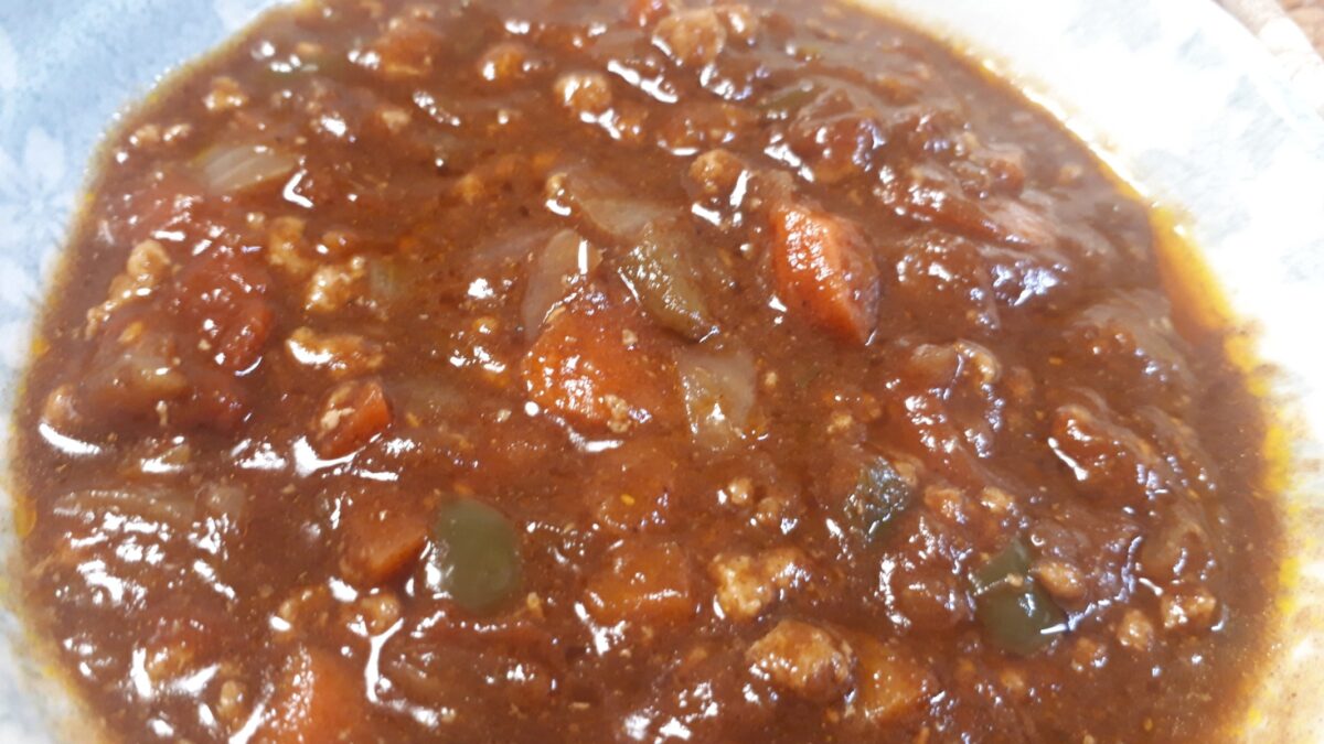 串鳥工場直売所の直売所限定メニュー「野菜たっぷり賄いキーマカレーの具」