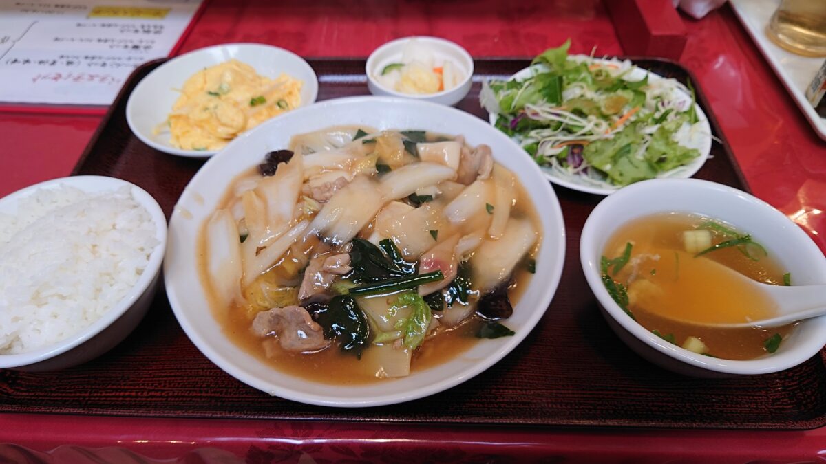 五修堂のランチ炒麺セット