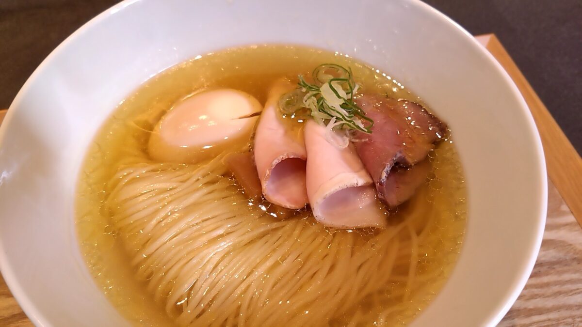 志那そば鋳の地鶏光麺艶塩のチャーシュー